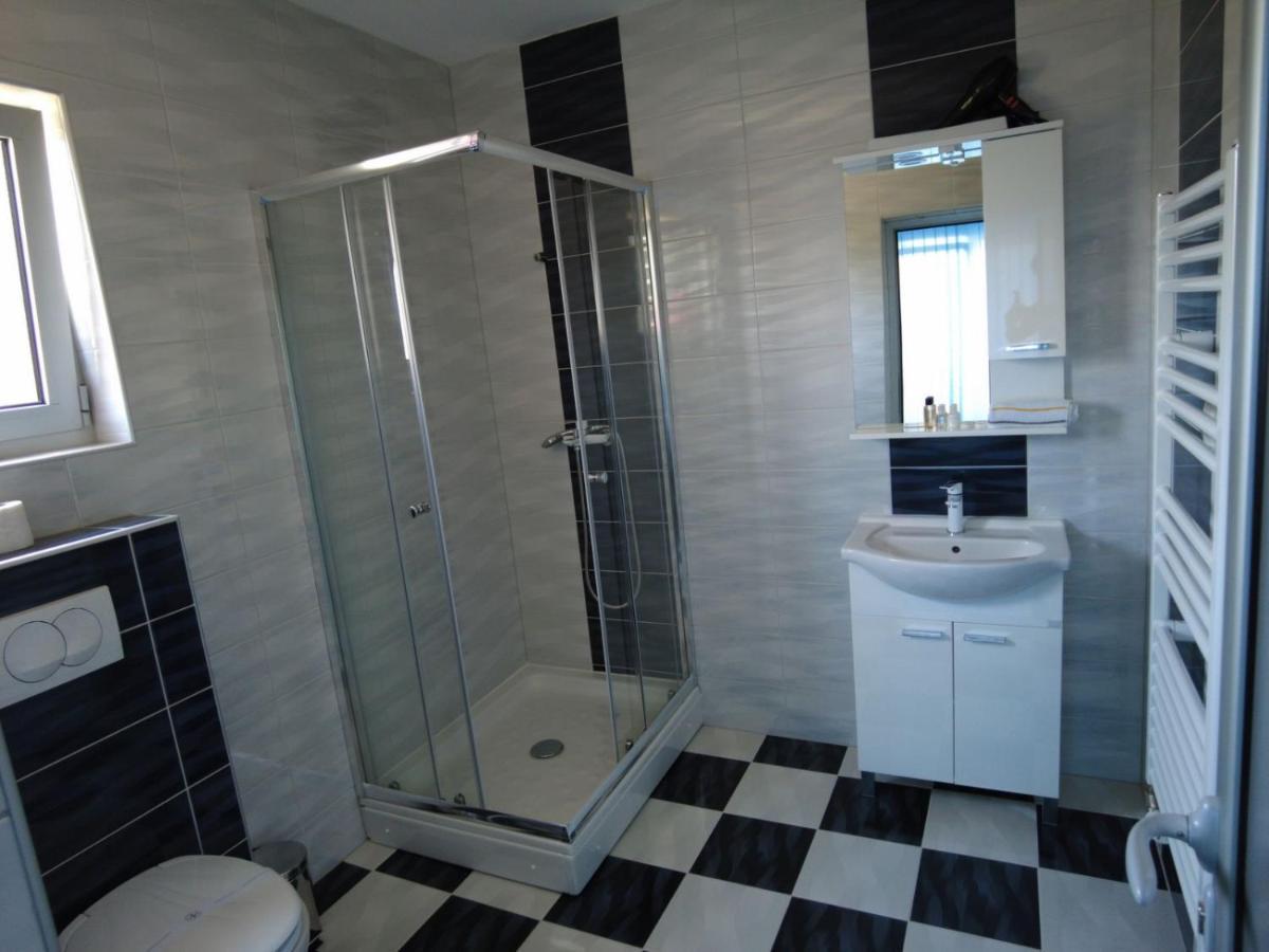 Motel Aladin Cazin Esterno foto