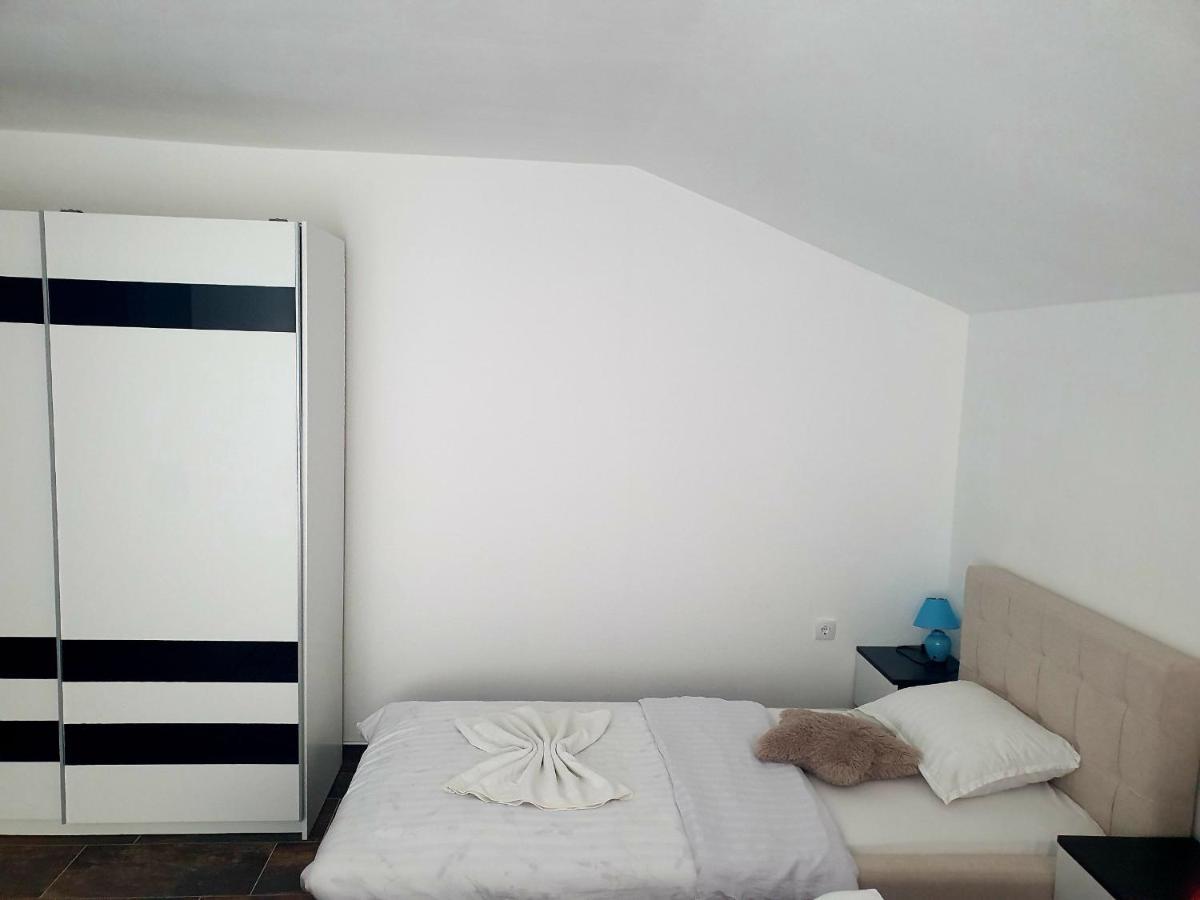 Motel Aladin Cazin Esterno foto