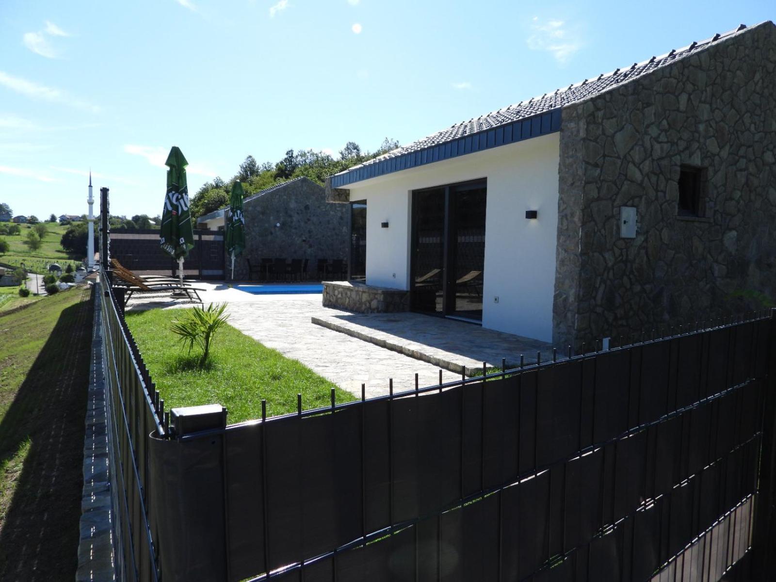 Motel Aladin Cazin Esterno foto
